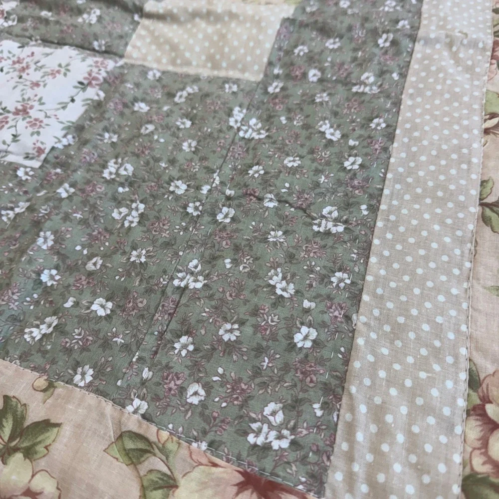 Patchwork Quilted pillowcase 2pc set shams floral patchwork Green White Cream